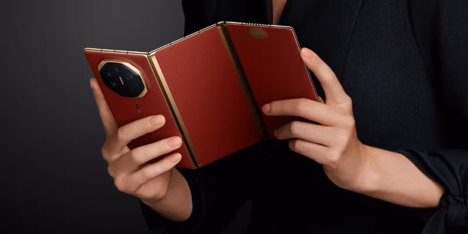 Huawei ΠΏΡΠ΅Π΄ΡΡΠ°Π²ΠΈΡ ΡΡΠΎΠΉΠ½ΠΎΠΉ ΡΠΊΠ»Π°Π΄Π½ΠΎΠΉ ΡΠΌΠ°ΡΡΡΠΎΠ½ Mate XTs 4 ΡΠ΅Π½ΡΡΠ±ΡΡ 2 Huawei Mate XTs