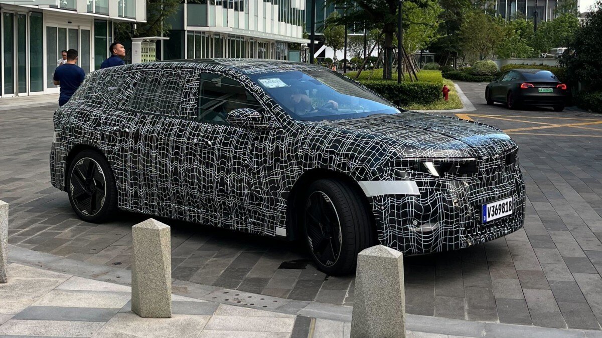 BMW iX3