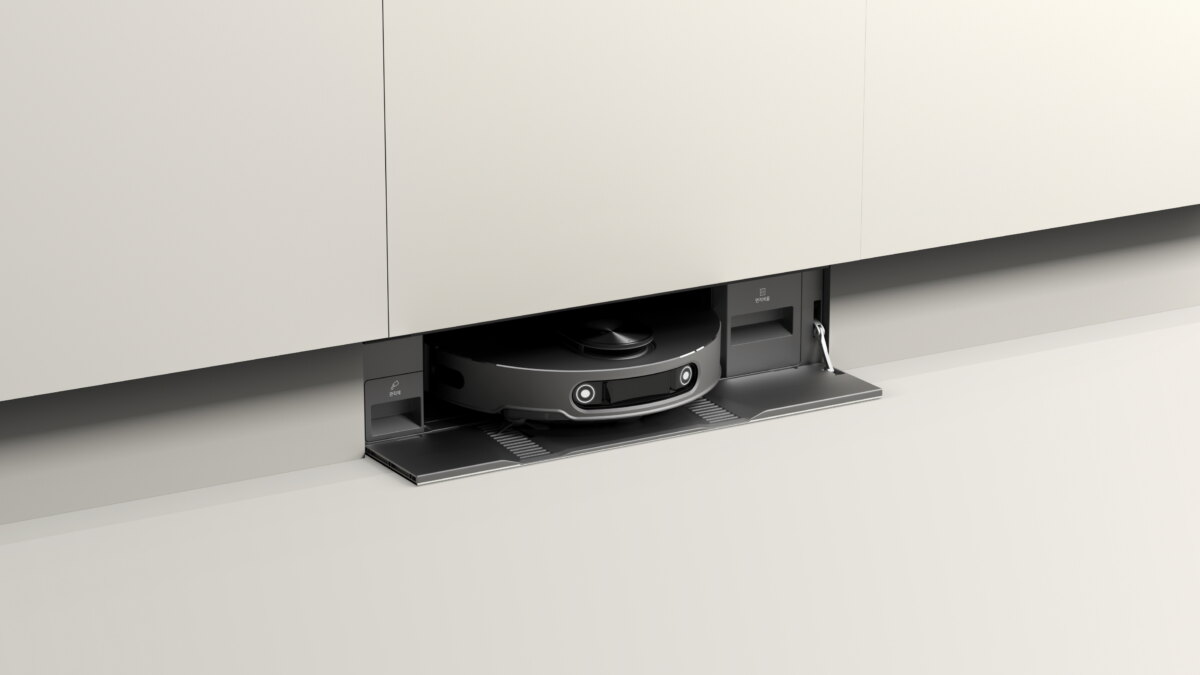lge ifa2025 robot vacuum with built in station