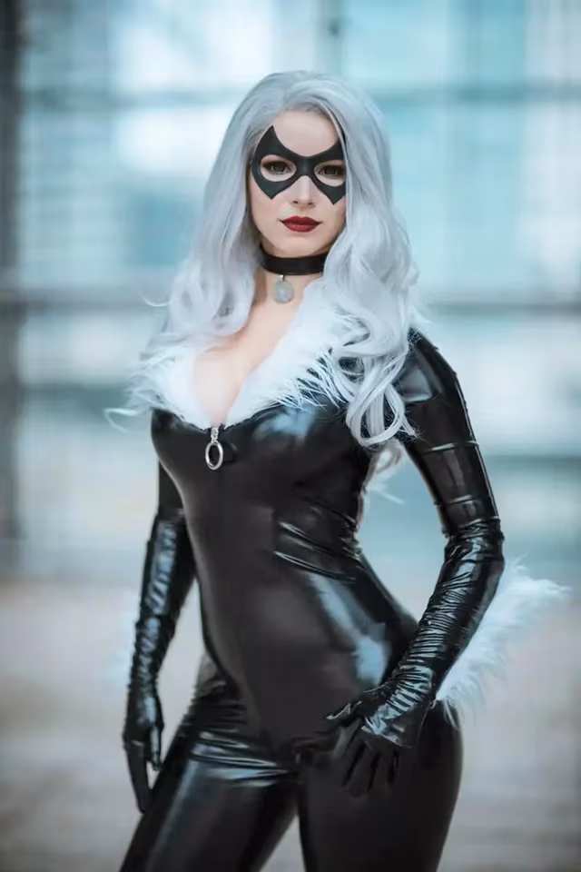 Топ-7 косплей-актрис, которые идеально оживили культовых героинь 35 more enji night as black cat v0 qpzqjab99hae1.jpg