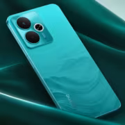 realme 14t in green colour