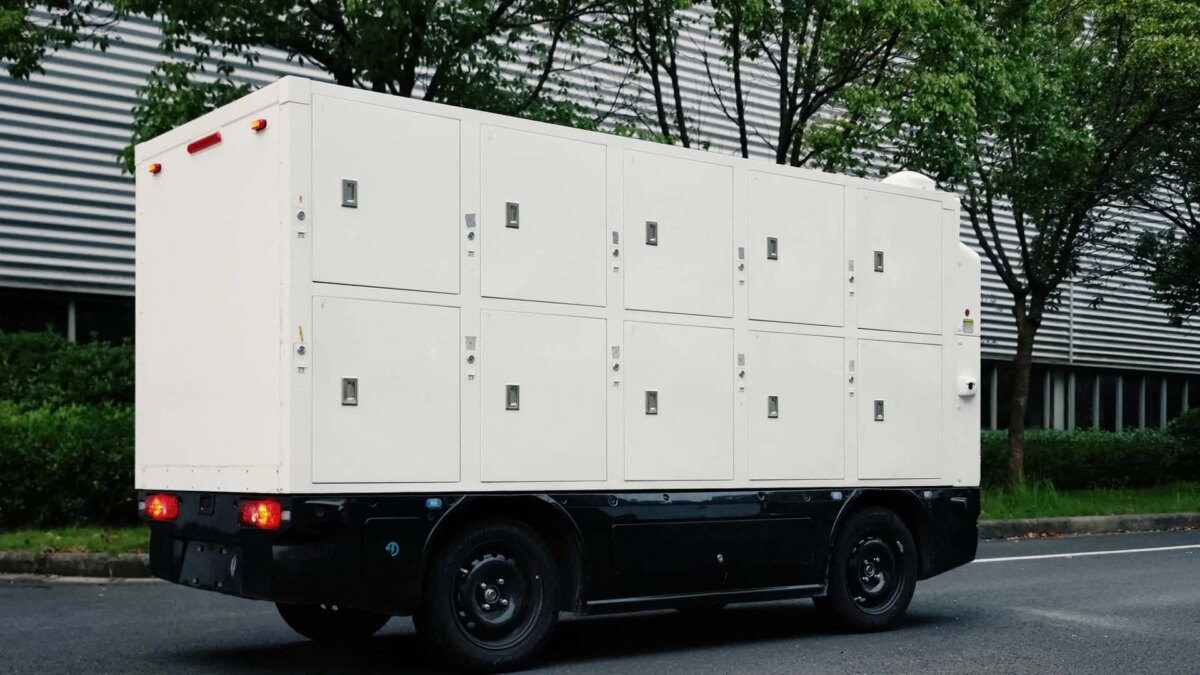 robomart rm5 autonomous delivery robot 1