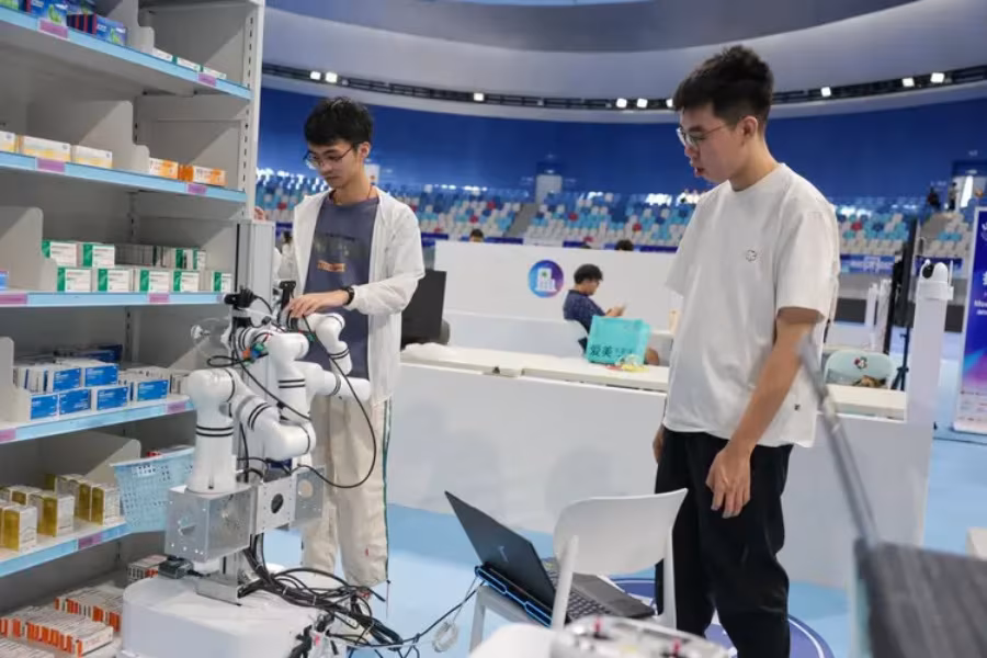 robot sorting out medicine for world humanoid robot game 2025