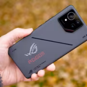 rog phone 9 pro back hand.jpg