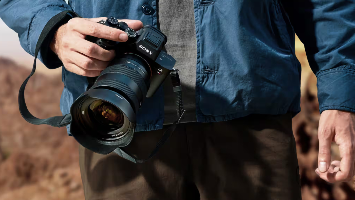 sony alpha 7 e1756404456764.png