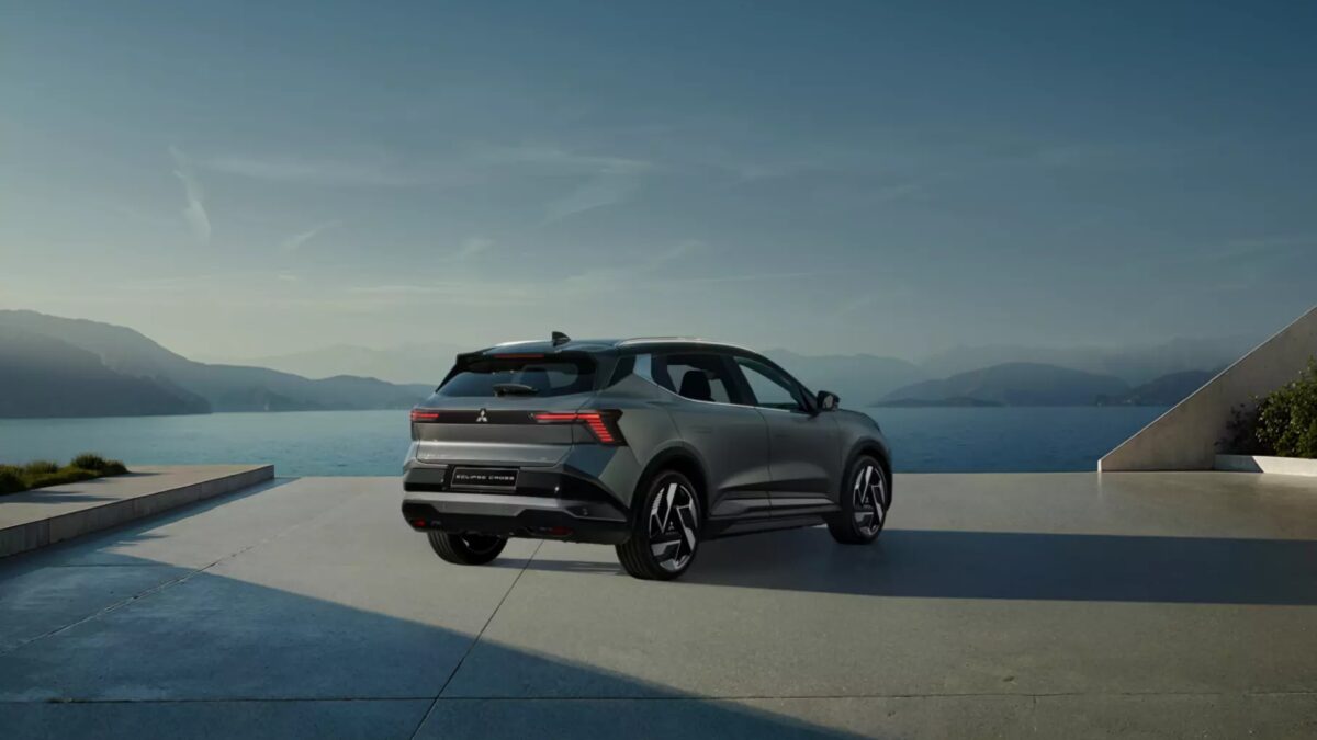 Представлен новый Mitsubishi Eclipse Cross: электрический кроссовер на базе Renault Scenic 9 1bccc2d02137806de796e06661e3974a455f384e