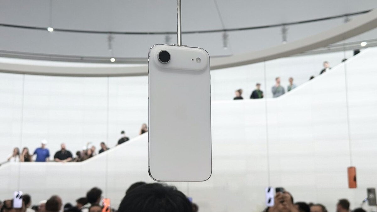 65064 135821 iphone air at event xl