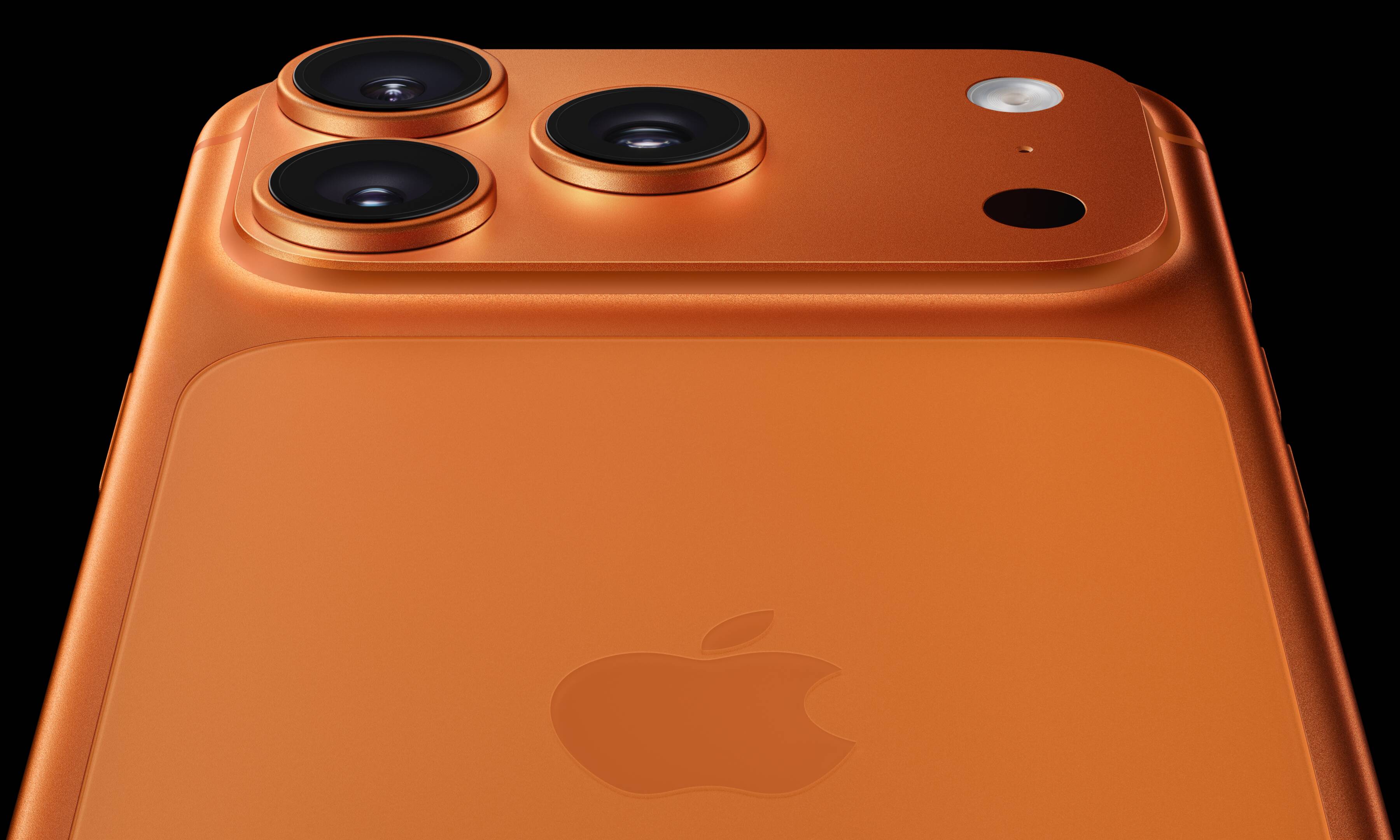 7 фишек iPhone 17 Pro, из-за которых его стоит купить 3 iPhone 17 Pro с тройной камерой и корпусом