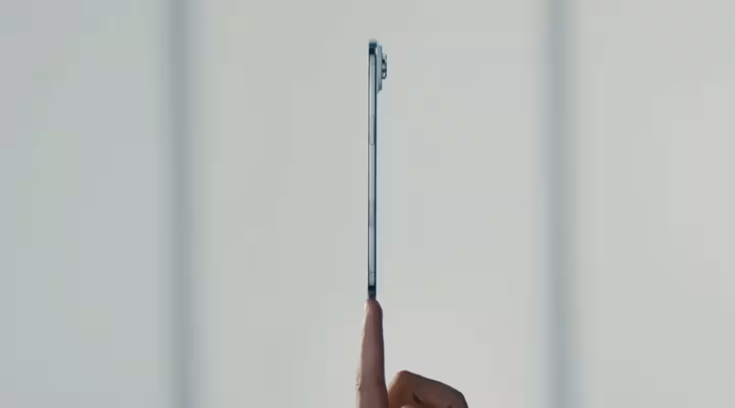 Apple представила самый тонкий iPhone Air толщиной 5,6 мм 9 apple sept 9 2025 279.jpg