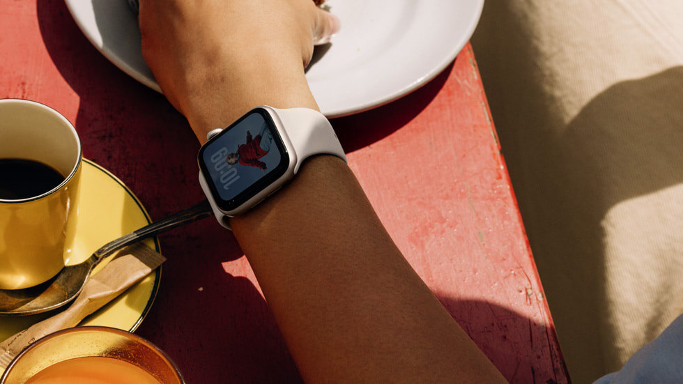 apple watch se 3 always on display 250909 big.jpg.large