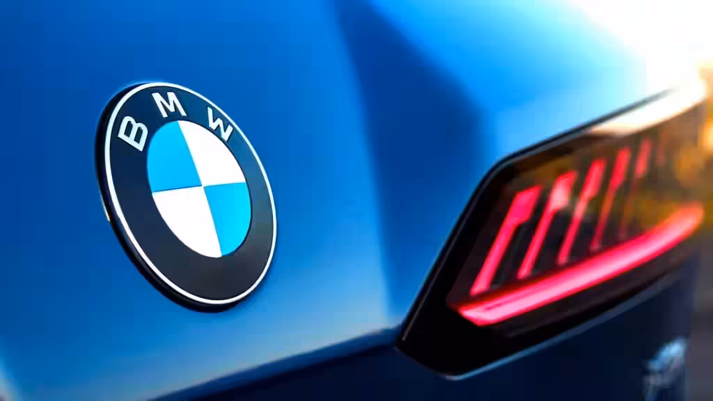 BMW обновила свой логотип 2