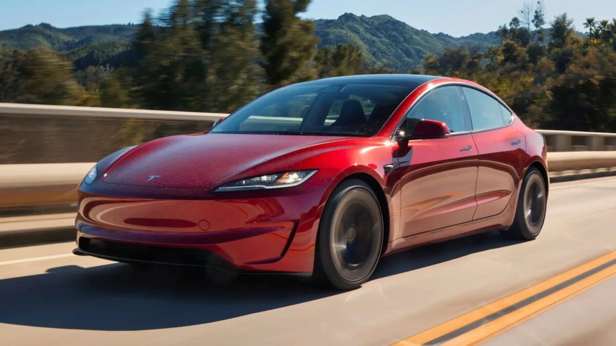 Tesla улучшит дверные ручки после жалоб на застревание 2 eghq9ct3evxunl27bkhl