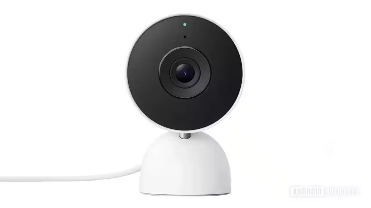 Камера Nest от Google с круглым объективом и подсветкой