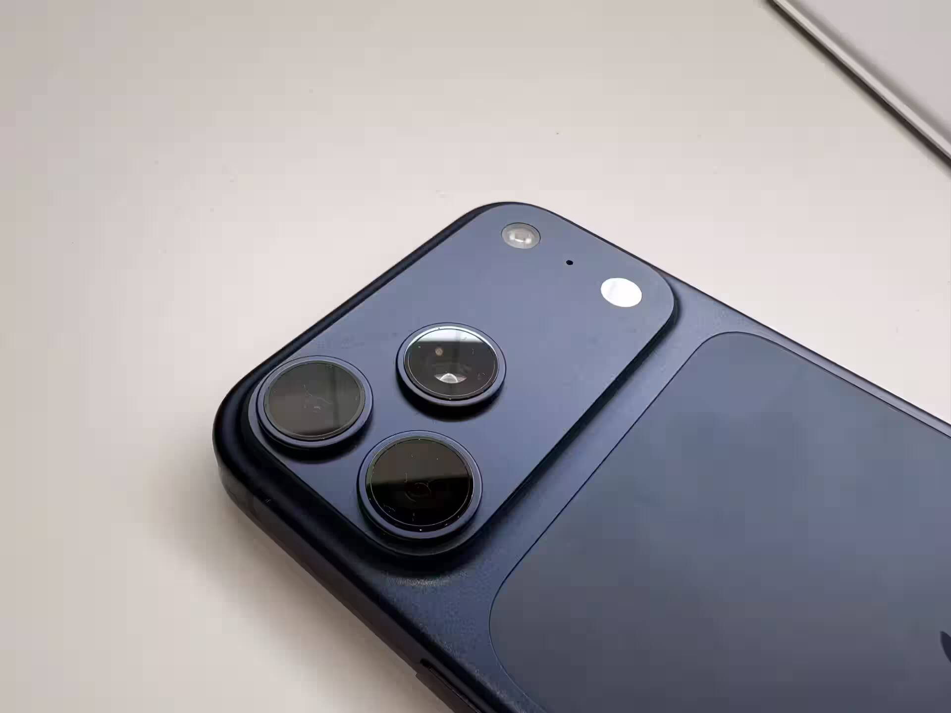 Задняя камера iPhone 17 Pro и его дизайн
