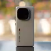 iqoo 13 6.jpg