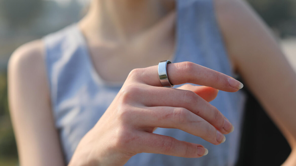 luna ring gen 2 finger