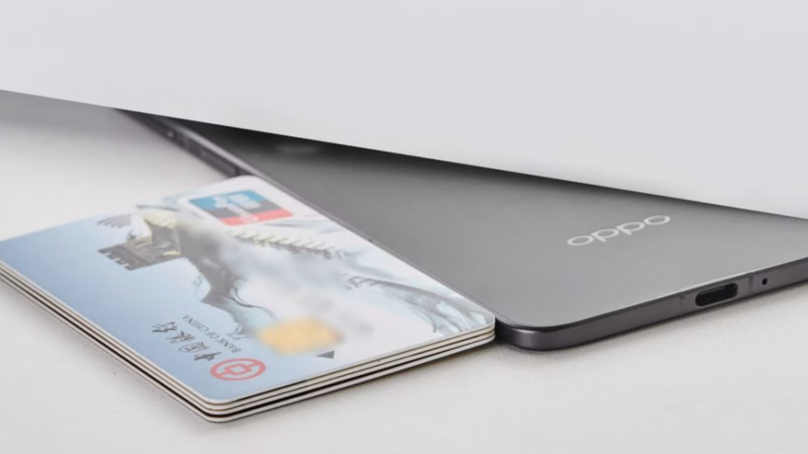 Топ-5 лучших тонких смартфонов 2025 года 10 oppo find n5.png