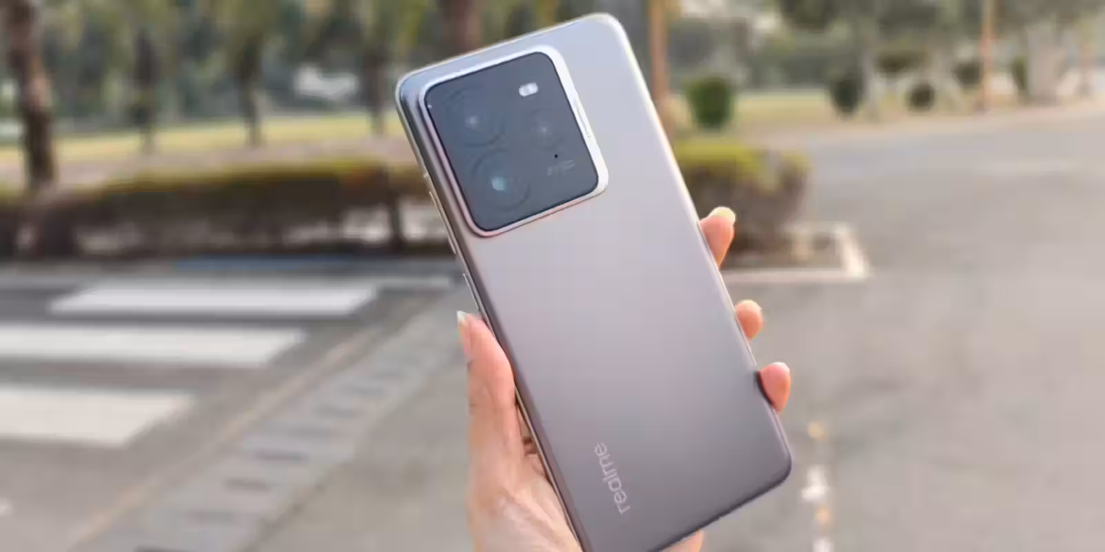 Realme GT 8 Pro показался на живом фото, GT 8 получит Snapdragon 8 Elite 3 realme gt 8 pro 1754890195448 1754890195580.png