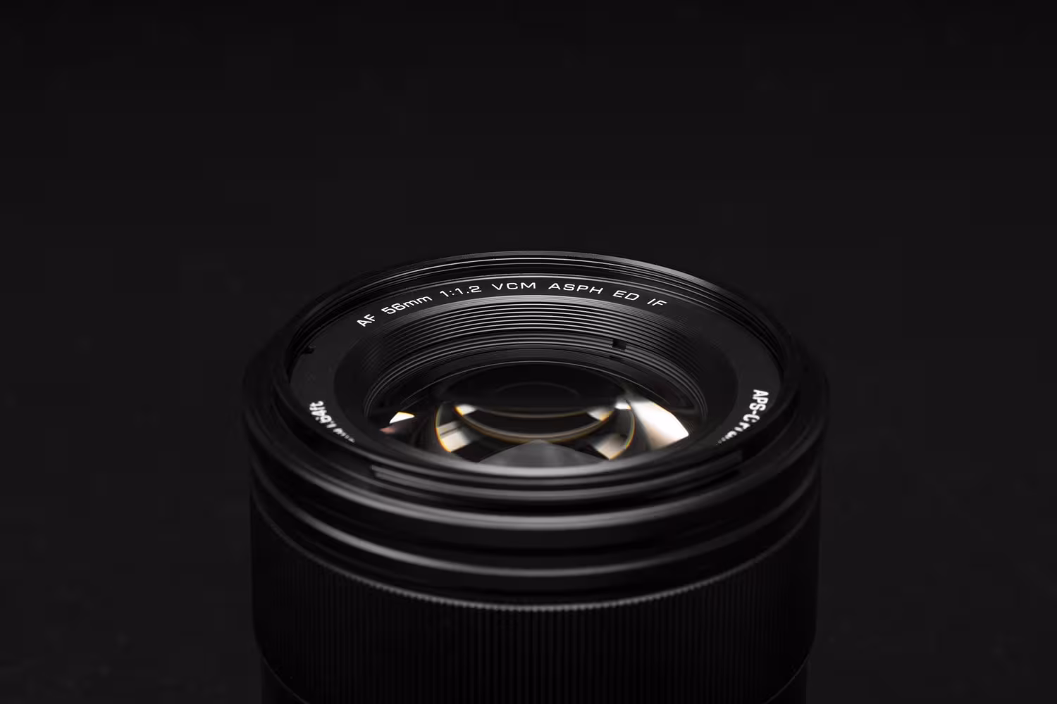 Viltrox представила объектив AF 56mm F1.2 Pro для камер Sony E и Fujifilm X 4
