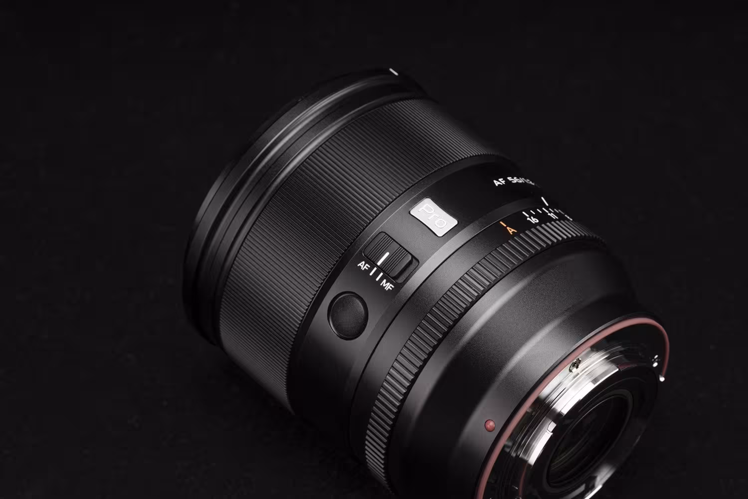 Viltrox представила объектив AF 56mm F1.2 Pro для камер Sony E и Fujifilm X 5