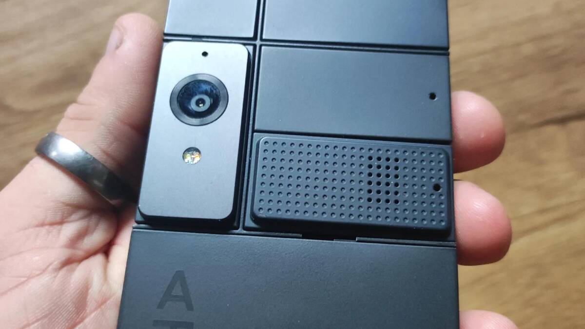 Новые фото Project Ara напоминают о модульном будущем, которого мы лишились 7 16fb1a9adf1042159c2e034752268e02tplv photomode image