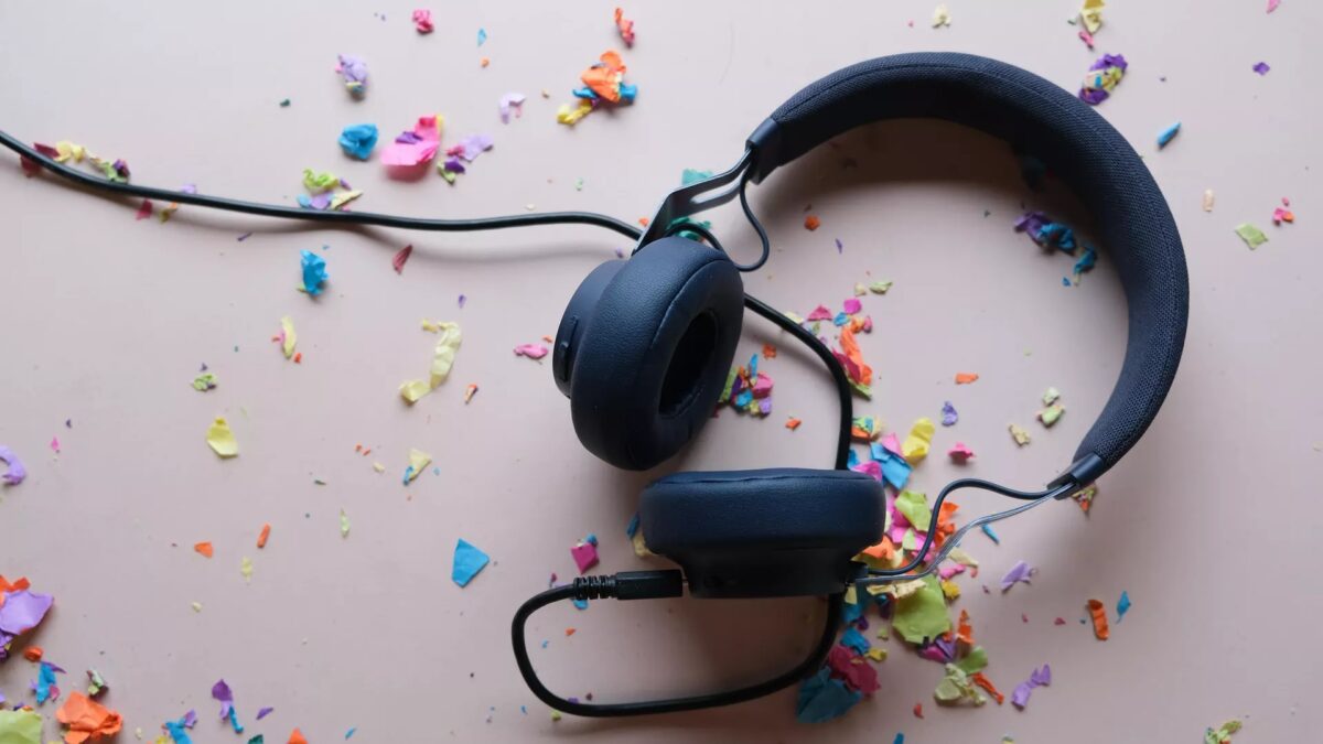 Россияне стали активно покупать полноразмерные наушники 5