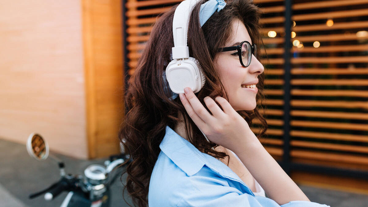 Россияне стали активно покупать полноразмерные наушники 3 587293f83a8e2da03e390fed44adcc3d