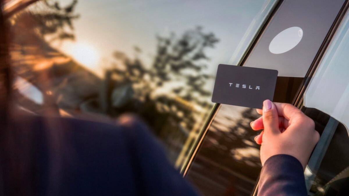 Tesla может перестать включать ключ-карты в комплект с новыми Model 3 и Model Y 2 Tesla