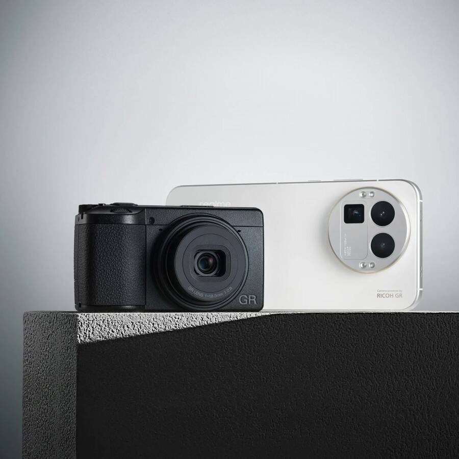 Realme представила GT8 Pro — первый смартфон со сменным модулем камеры 13 gsmarena 006 4