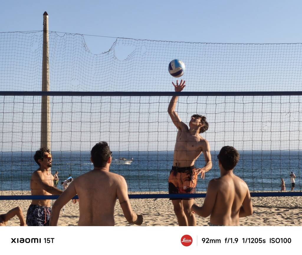 Старт продаж Xiaomi 15T в России: камера Leica, HyperOS и связь без сети 16 img 20250728 191307