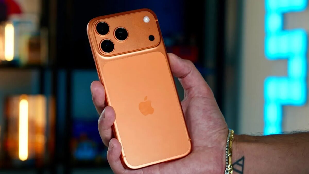iphone 17 pro cosmic orange fernando.jpg