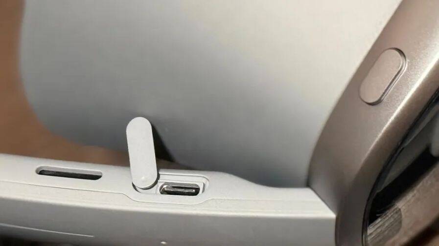 В Samsung Galaxy XR нашли скрытый USB-порт 3 qirtelsms8fuxykjz214s7t9z0srhklkubhu9y