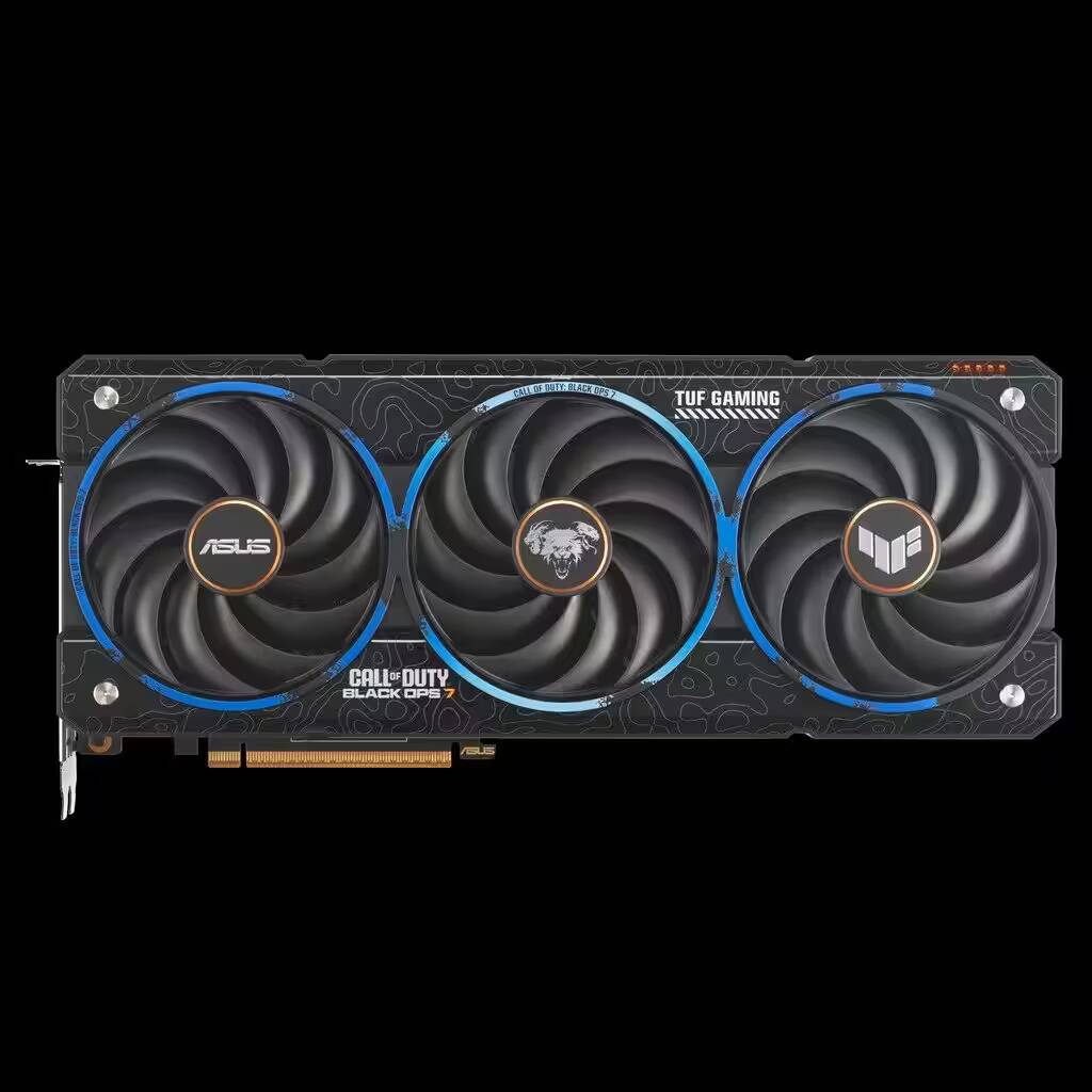 Видеокарта ASUS TUF Radeon RX 9070 XT в стиле Call of Duty Black Ops 7 вид спереди с тремя вентиляторами