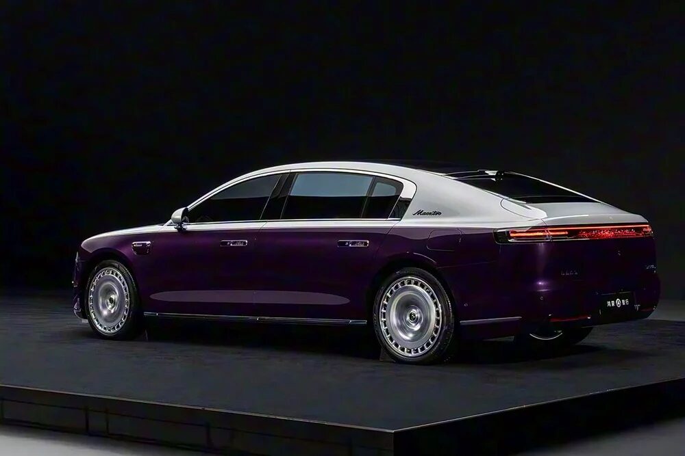 В России начались продажи роскошного седана Maextro S800 5