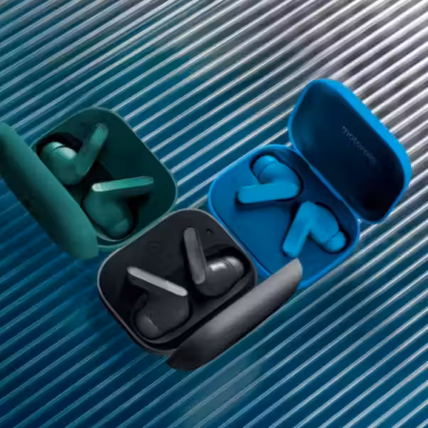 moto buds bass launch kv