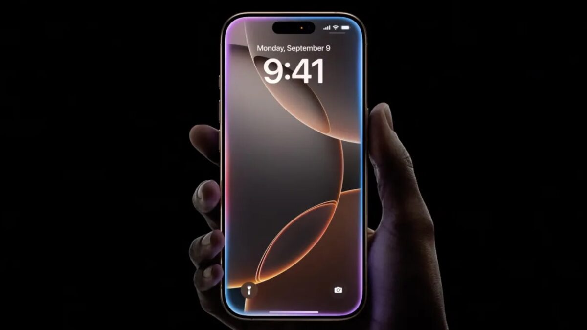 Apple тестирует замену Siri на сторонних ассистентов в iOS 26.2 1 siri glow activation iphone 16 pro.jpg