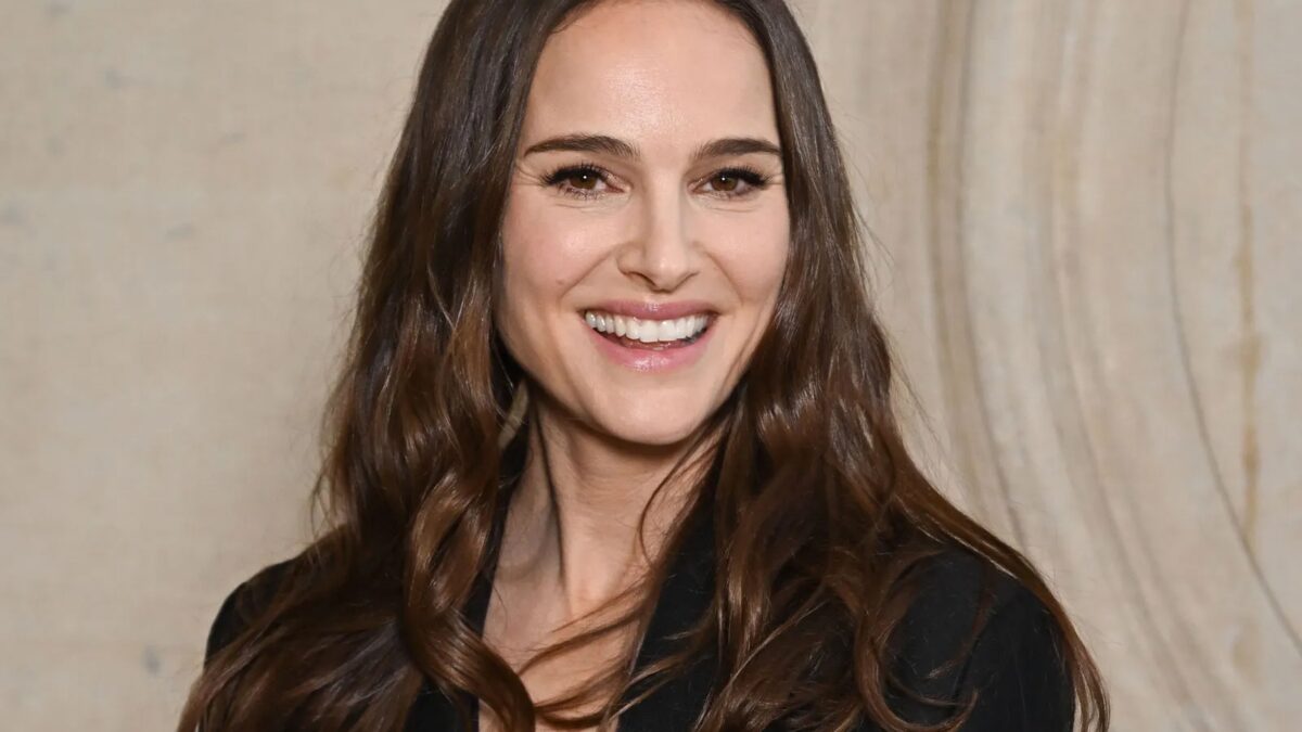 Ум — это красиво: 21 гик-икона Голливуда 42 actress natalie portman attends christian dior haute couture paris fashion week.jpg