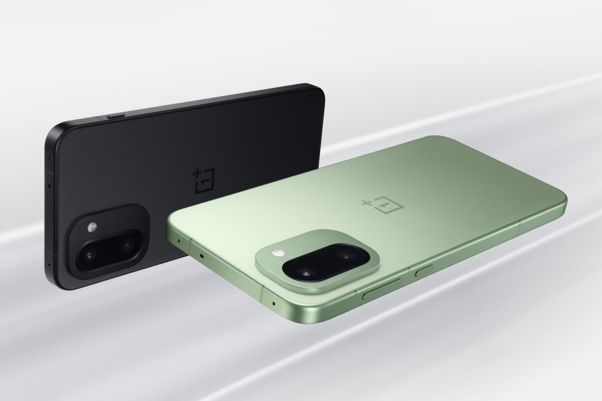 Задняя часть смартфона Oppo K15 Pro с крупными камерами и логотипом