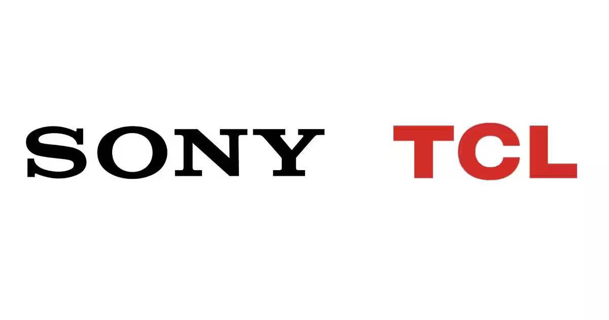 Логотипы Sony и TCL на белом фоне