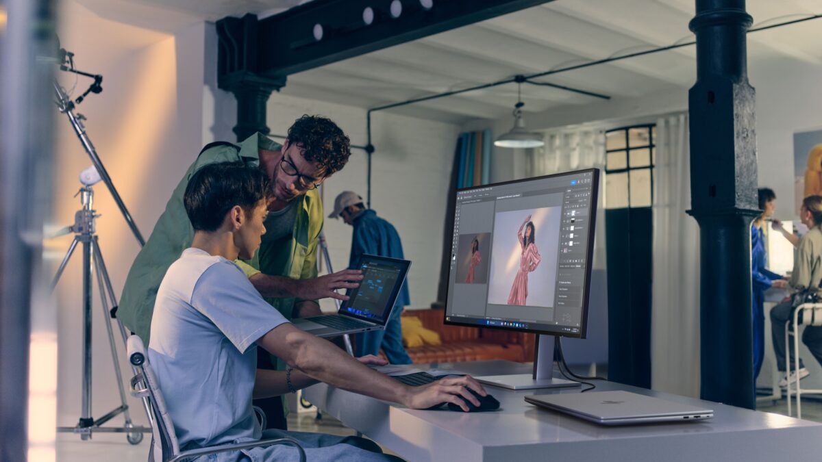 hp series 7 pro 4k monitor header