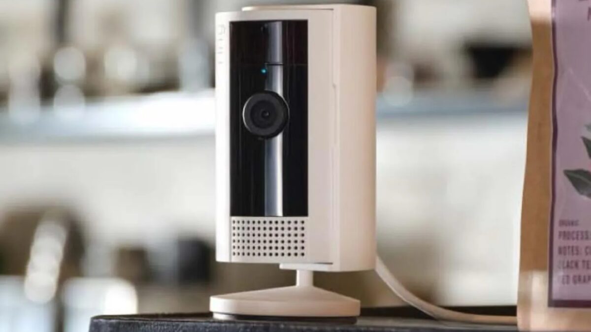 Ring запустила инструмент проверки подлинности видео, но он бесполезен против ИИ-фейков 1 ring indoor camera second generation.jpg