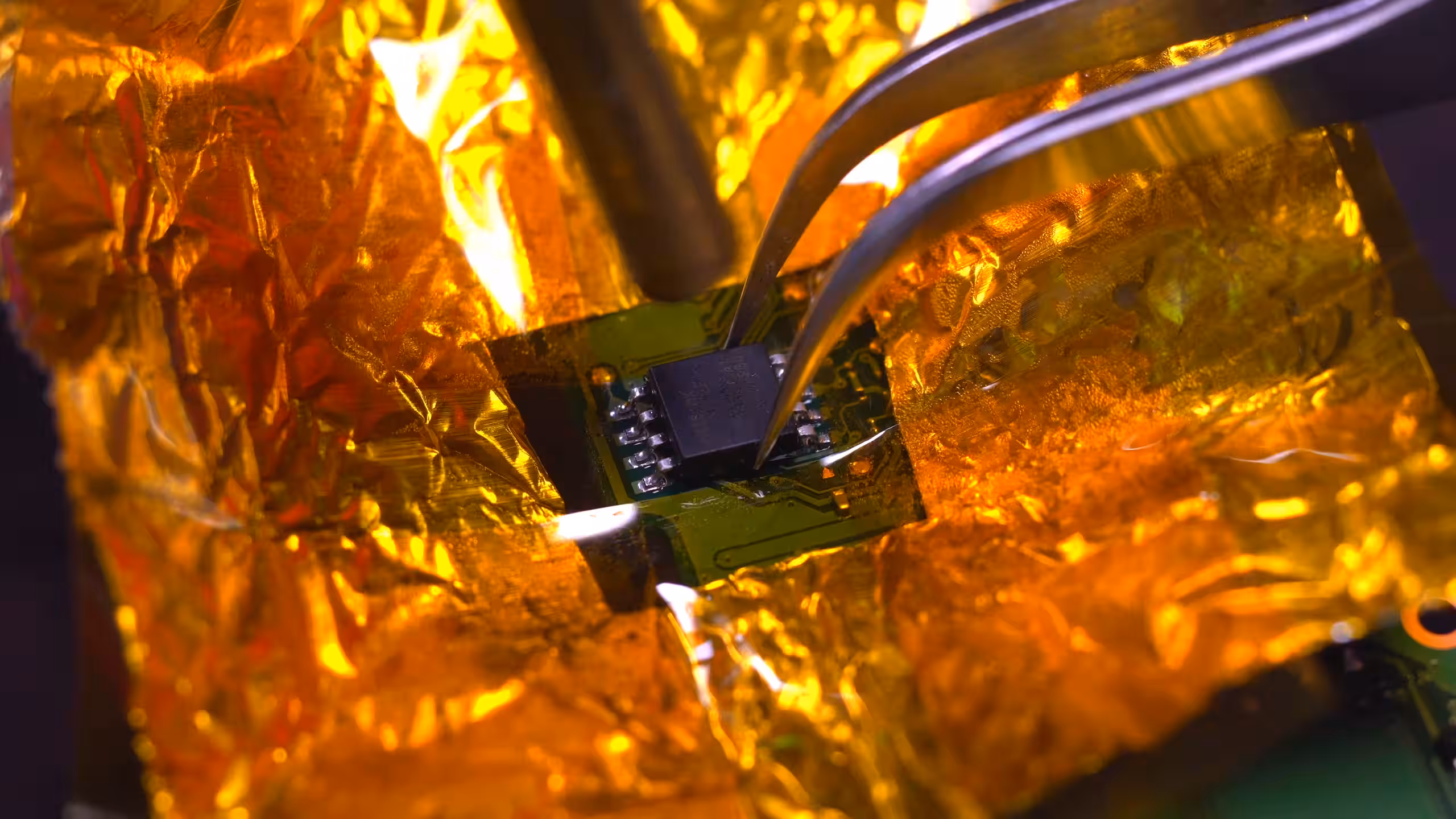 Game & Watch превратили в карманную ретро‑консоль с microSD 5