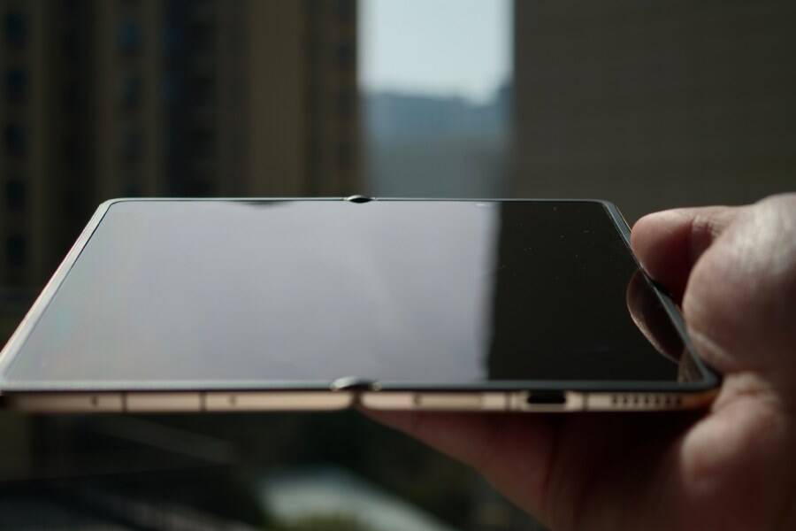 honor magic v6 crease free display