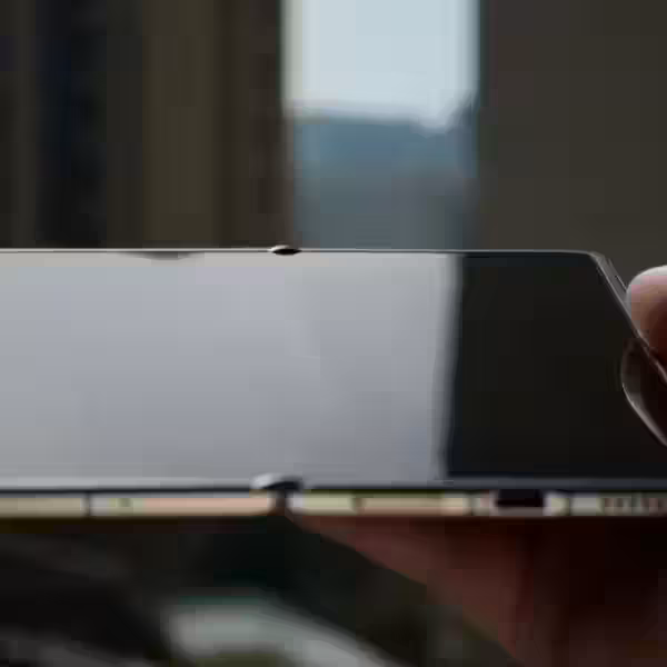 honor magic v6 crease free display