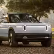 Rivian R2 Performance доступен за $57 990 с богатой комплектацией