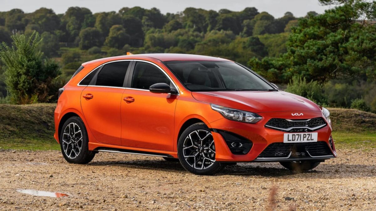 Корейские седаны и кроссоверы до 10 лет продаются на вторичном рынке быстрее всего 3 18502 ceed1.5t gdigt line 1920x960.jpg