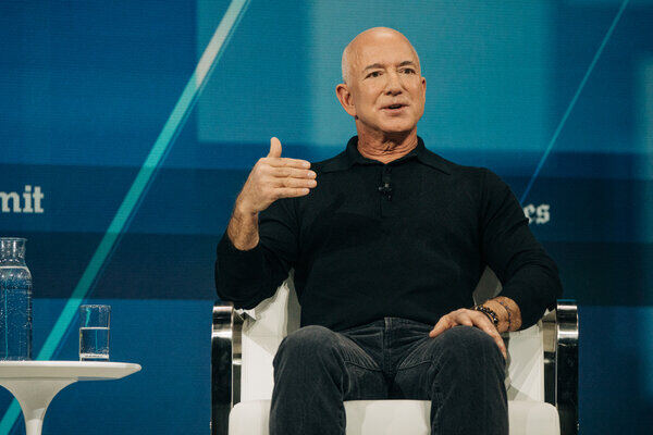 Джефф Безос привлекает $100 млрд для фонда инвестиций в ИИ-компании