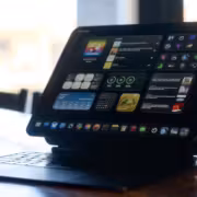 Обновления iOS 18.7.7 и macOS 15.7.5 закрывают уязвимости в ядре и WebKit