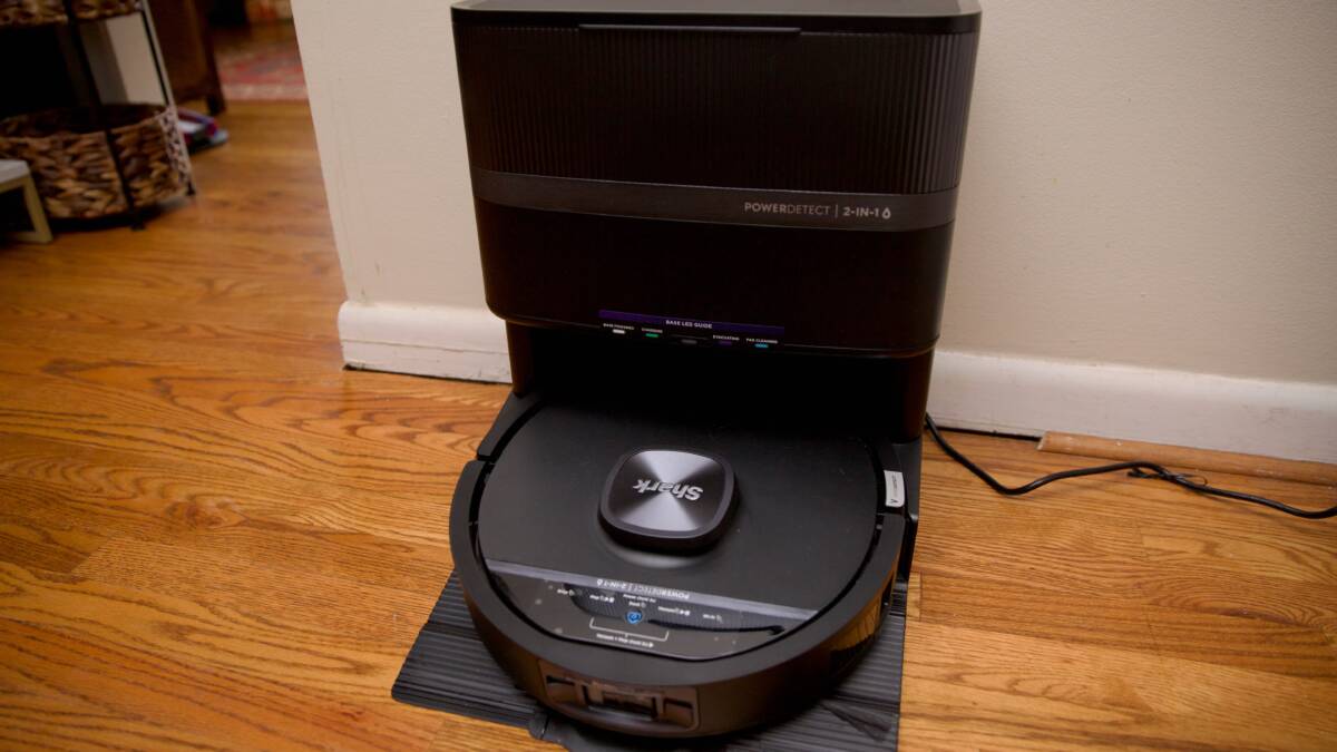 Робот-пылесос Shark PowerDetect UV Reveal ищет невидимые загрязнения с помощью ультрафиолета 1 8a0a5446