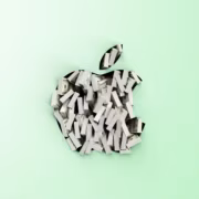 Apple выплатила айфон-дизайнерам бонусы до 400 000 долларов, чтобы сохранить их на фоне конкуренции с OpenAI